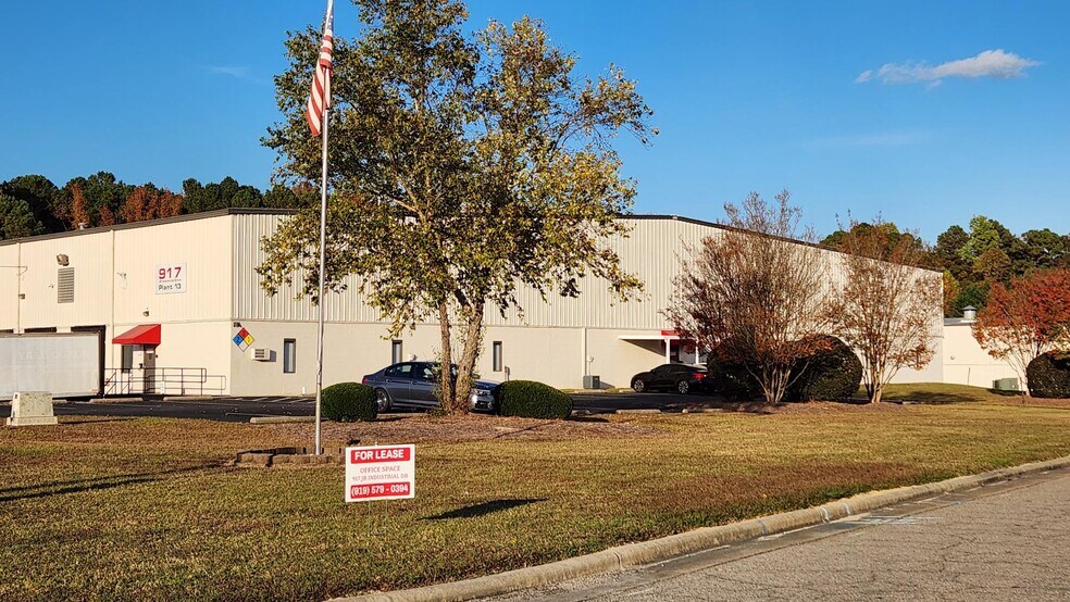 More Photos Of 917 J R Industrial Dr, Sanford Manufacturing For Lease