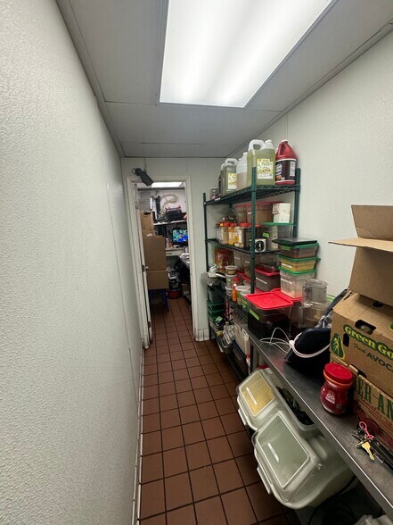 More Photos Of 7257-7257 1/2 Melrose Ave, Los Angeles Storefront Retail Office For Lease