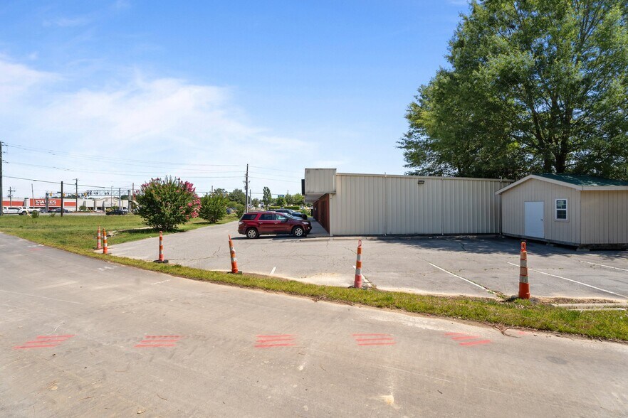 More Photos Of 2902 Central Heights Rd, Goldsboro Medical For Sale