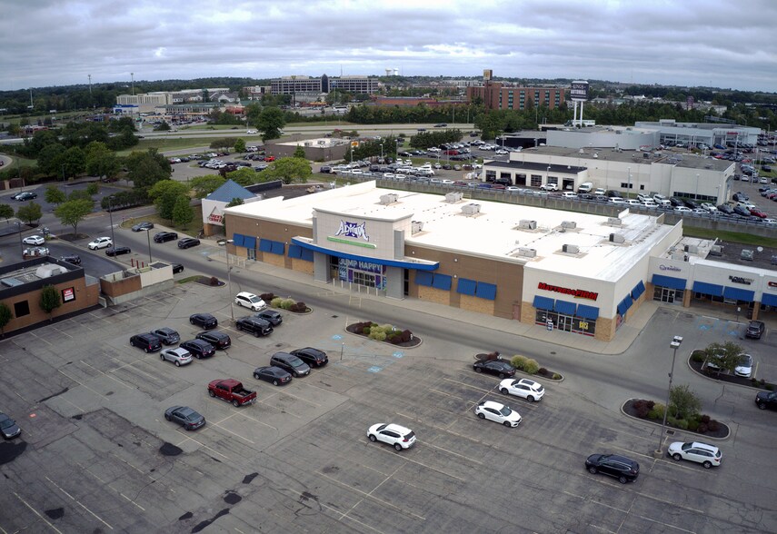 More Photos Of 4744-4800 Fields Ertel Rd, Cincinnati General Retail For Lease