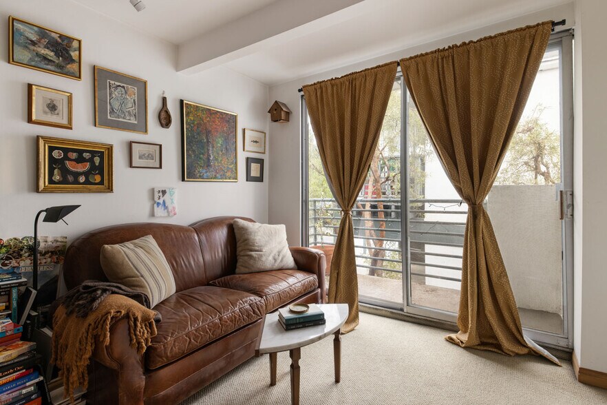 More Photos Of 2330 Silver Ridge Ave, Los Angeles Apartments For Sale