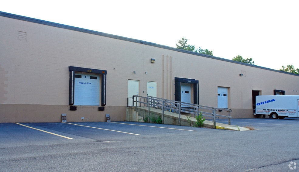 More Photos Of 444 E Industrial Park Dr, Manchester Manufacturing For Lease