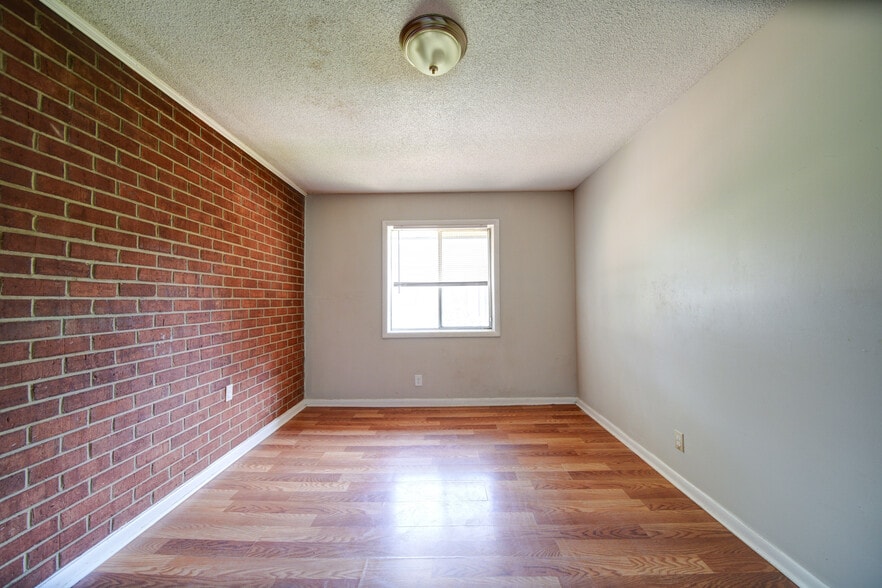 More Photos Of 915 E 2nd St, Winston-Salem Apartments For Sale