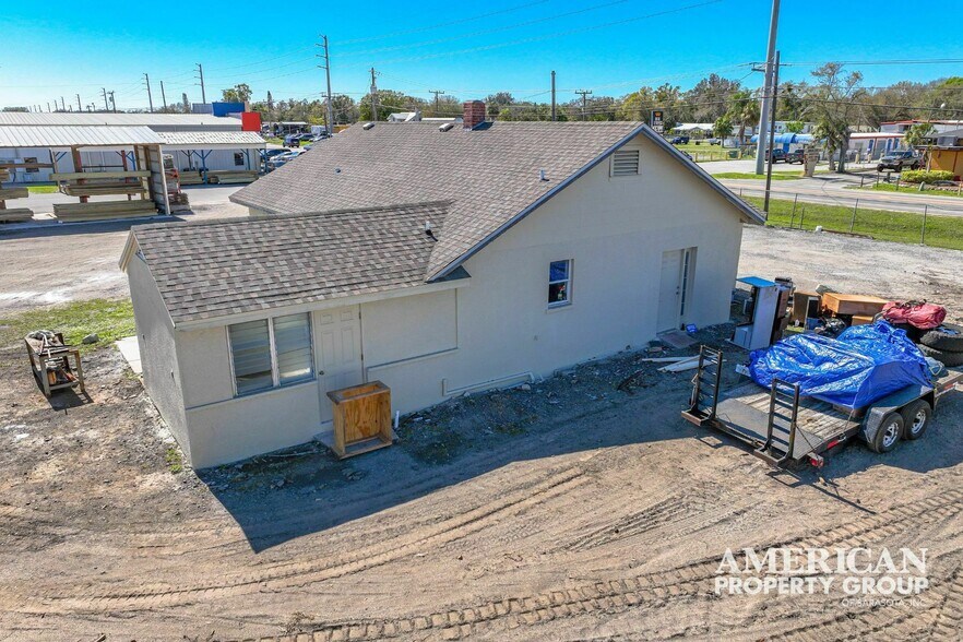 More Photos Of 5611 15th St E, Bradenton Freestanding For Lease
