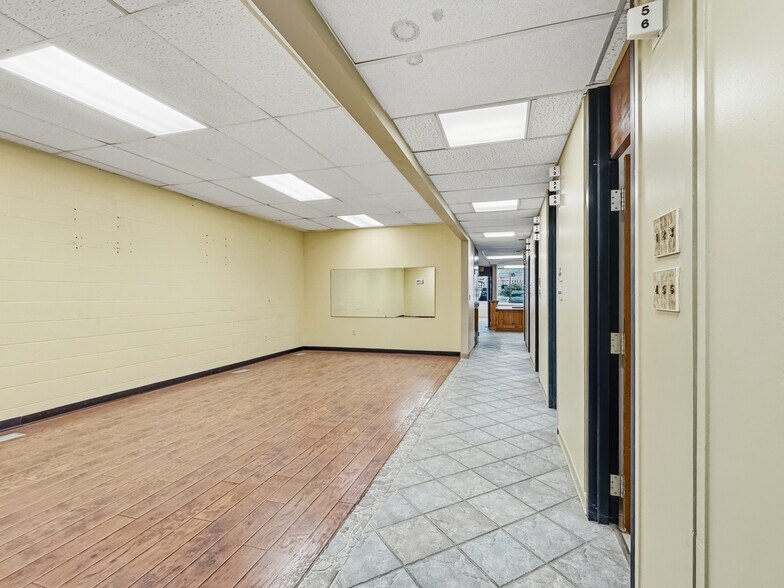 More Photos Of 1212 Air Depot, Midwest City Office For Lease