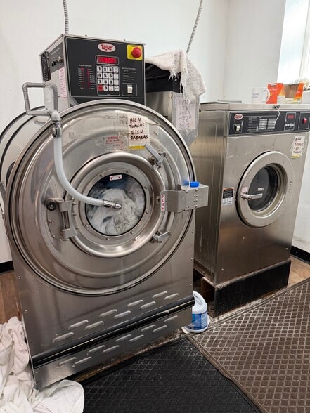 More Photos Of 9100 Aurora Ave N, Seattle Hotel For Sale