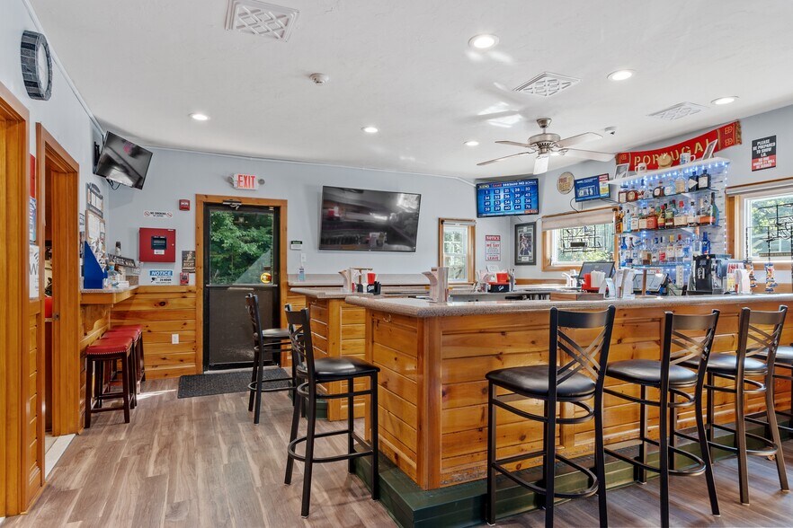 More Photos Of 80 Honora Ave ave, Dracut General Retail For Sale