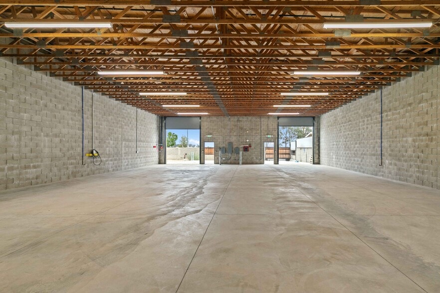 More Photos Of 12581 Branford St, Pacoima Manufacturing For Lease