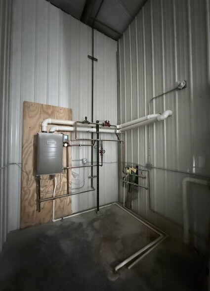 More Photos Of 875 Enterprise Ave, Galesburg Industrial For Sale