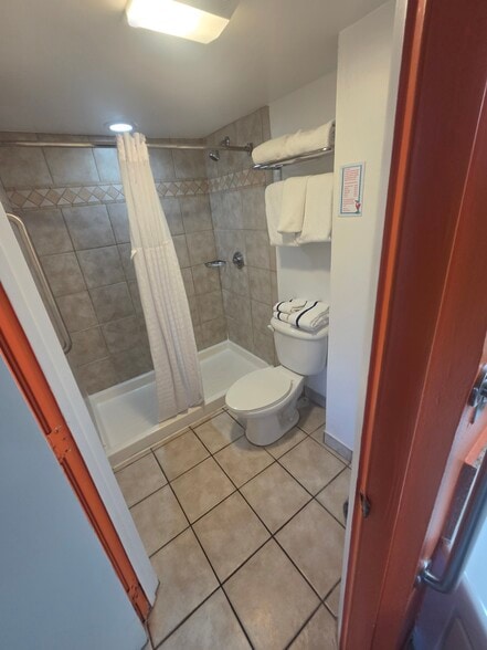 More Photos Of 2261 E Irlo Bronson Memorial Hwy, Kissimmee Hotel For Sale