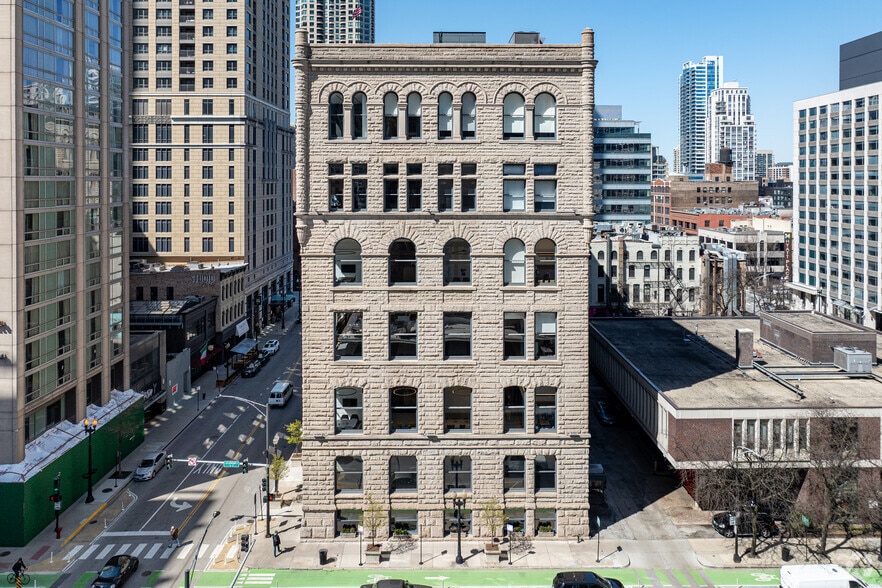 More Photos Of 54 W Hubbard St, Chicago Office For Lease