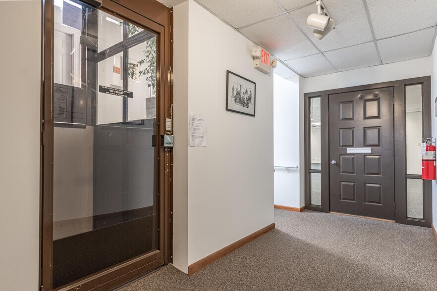 More Photos Of 1130 Vester Ave, Springfield Medical For Lease