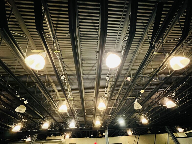 More Photos Of 183 S Broadway, Hicksville Office For Lease