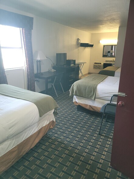 More Photos Of 420 E Oklahoma Blvd, Alva Hotel For Sale