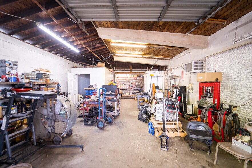 More Photos Of 8420 N Florida Ave, Tampa Auto Repair For Sale
