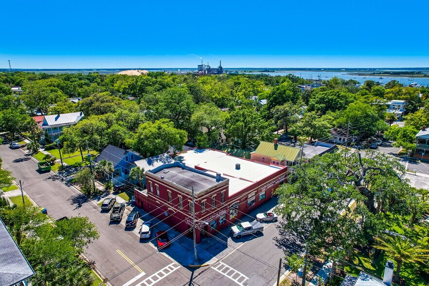 More Photos Of 516 Ash St, Fernandina Beach Freestanding For Lease