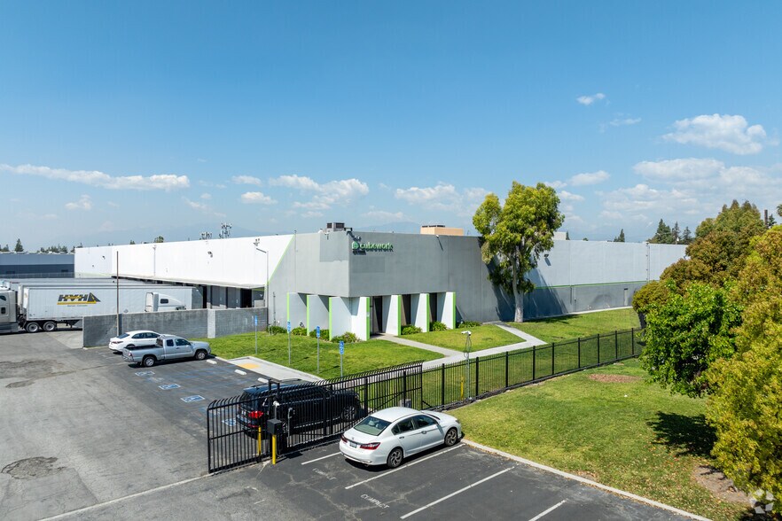 More Photos Of 347 S Stimson Ave, City Of Industry Warehouse For Lease