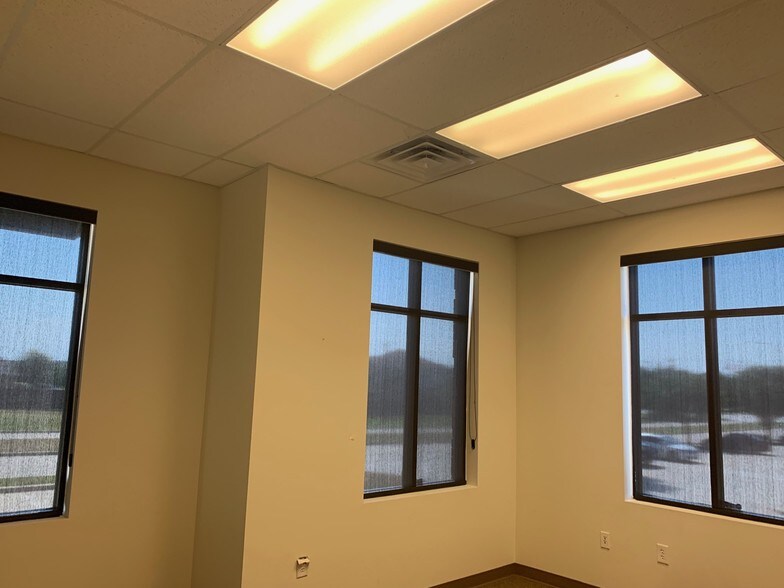 More Photos Of 6635 Sandshell Blvd, Fort Worth Medical For Sale