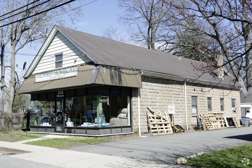 More Photos Of 172 W Madison Ave, Dumont General Retail For Lease