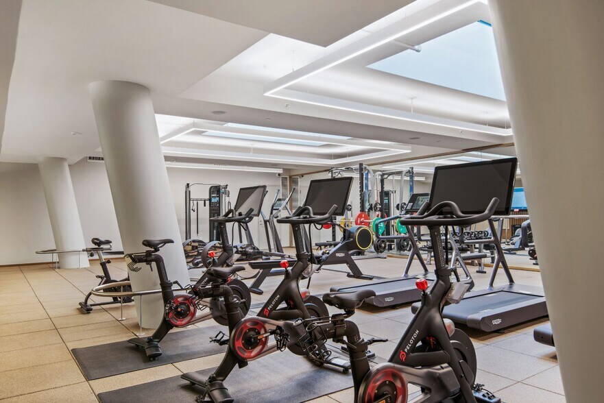 More Photos Of 901 W St NW, Washington Apartments For Lease