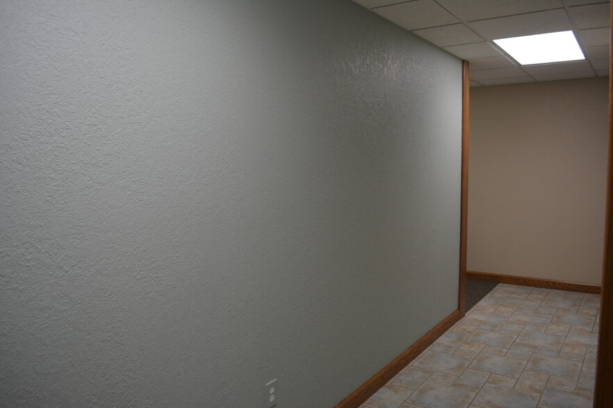 More Photos Of 1313 Mission, Mount Pleasant Office For Lease