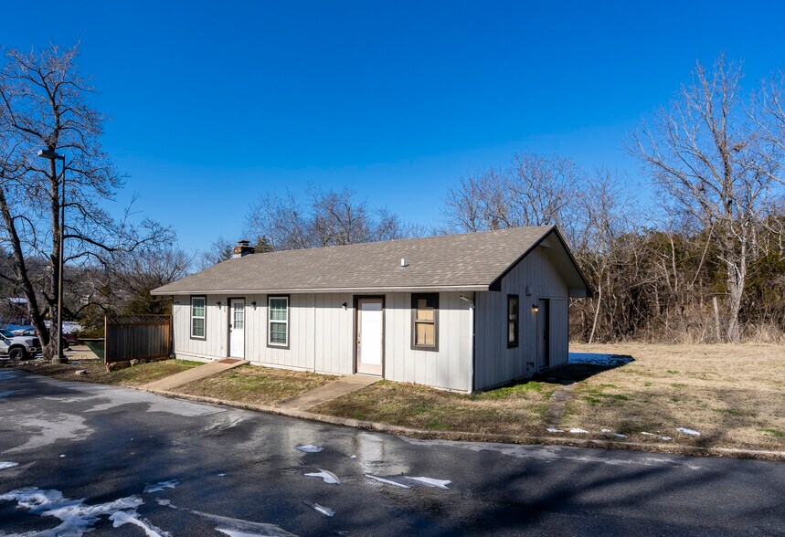 More Photos Of 86 Hillside Ave, Holiday Island Apartments For Sale