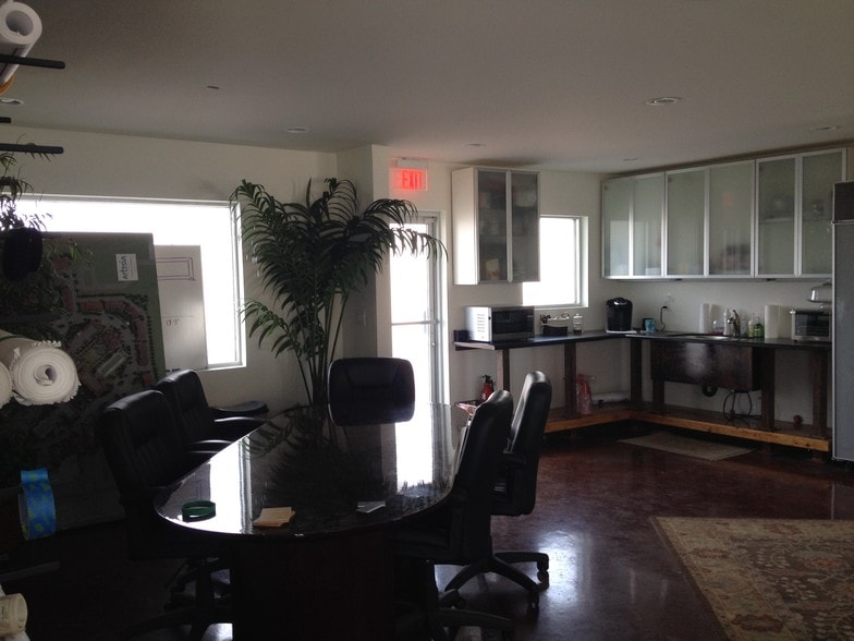 More Photos Of 2540 E Indian School Rd, Phoenix Loft Creative Space For Lease