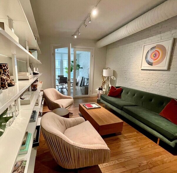 More Photos Of 111 W 17th St, New York Storefront Retail Office For Lease