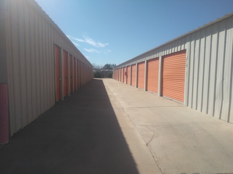More Photos Of 1639 N Guam St, Ridgecrest Self Storage For Sale