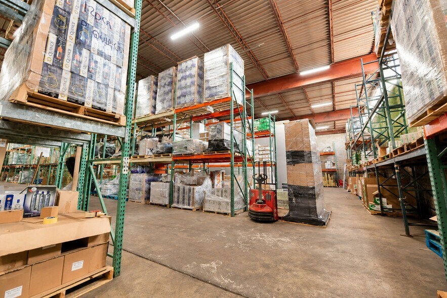 More Photos Of 585 Meserole St, Brooklyn Warehouse For Sale