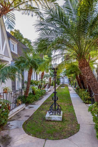 More Photos Of 537-545 1/2 N Orange Dr, Los Angeles Apartments For Sale