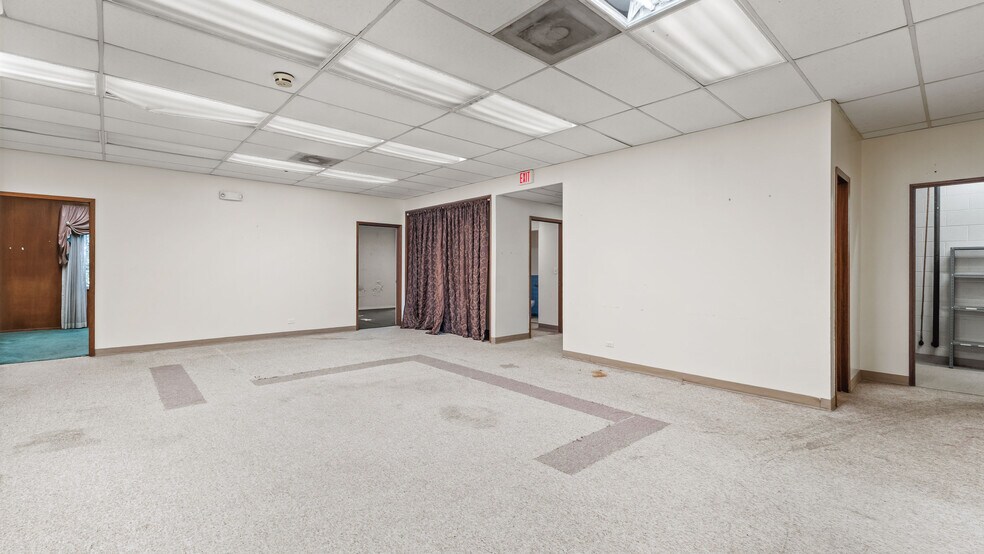 More Photos Of 507 Hickory St, Texarkana Office For Sale