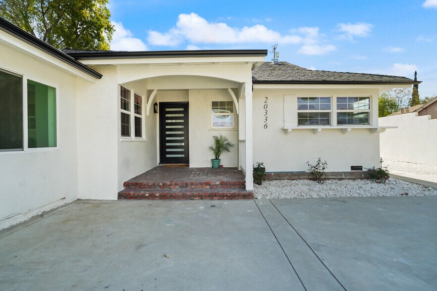 More Photos Of 20336 Cantara St, Winnetka Apartments For Sale