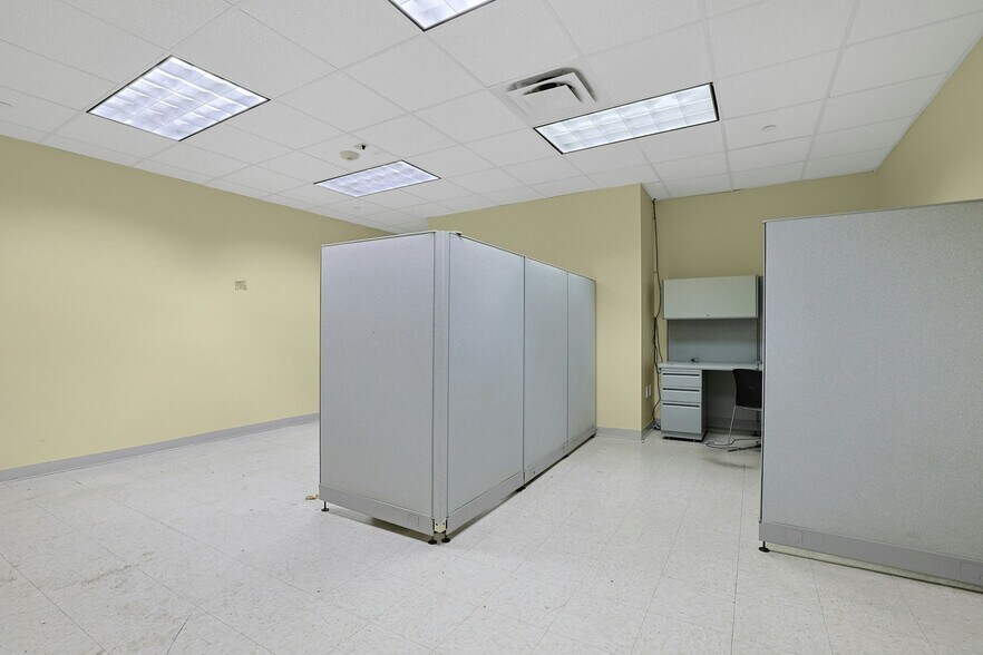 More Photos Of 31 W Broad St, Haverstraw Office For Lease