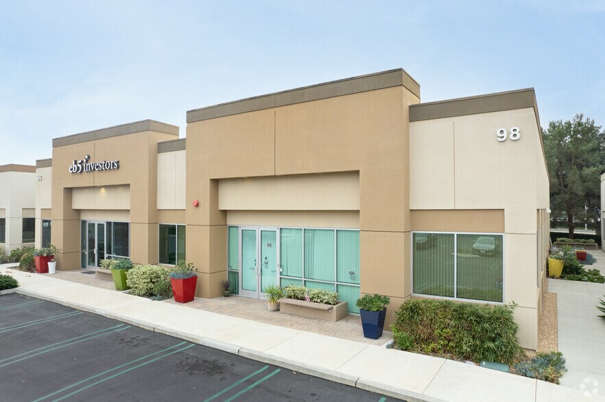 More Photos Of 90 Discovery, Irvine Office For Sale