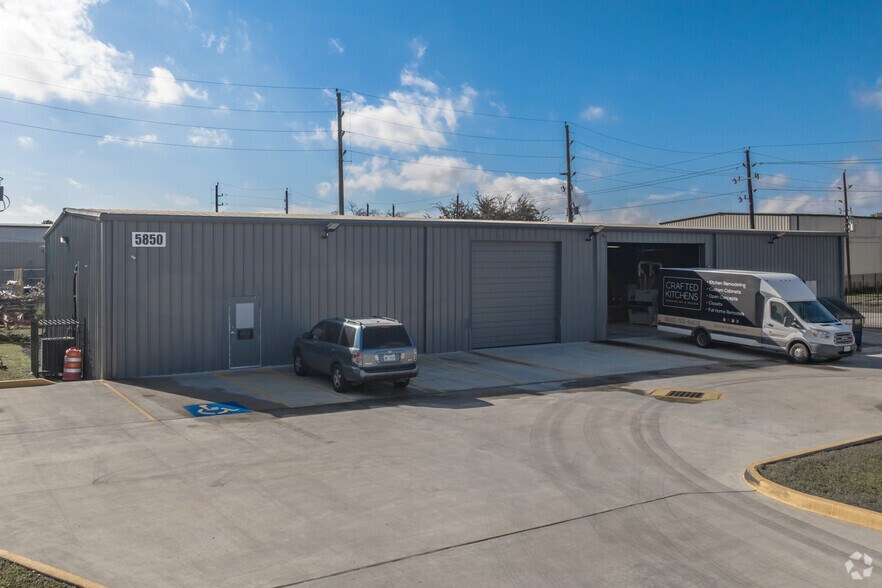 More Photos Of 5850 Cunningham Rd, Houston Unknown For Lease