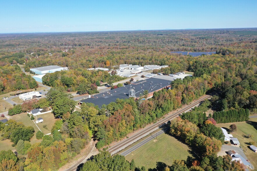 More Photos Of 1302 N Salisbury Ave, Salisbury Warehouse For Sale