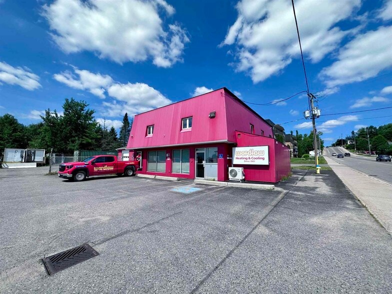 Primary Photo Of 347 Lake St, Sault Ste. Marie General Retail For Sale