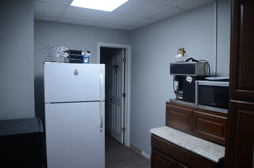 More Photos Of 2270 Pelham Rd S, Jacksonville Flex For Sale