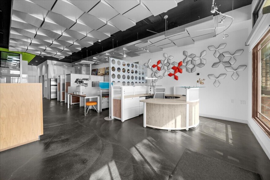 More Photos Of 123 Richmond St, El Segundo Storefront Retail Residential For Lease