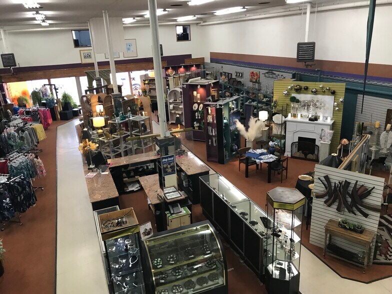 More Photos Of 409 E Main St, Riverton Storefront For Sale