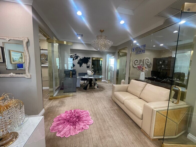 More Photos Of 1021 S Union Ave, Los Angeles Office Residential For Lease