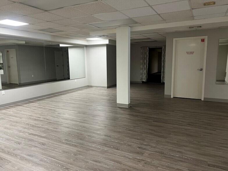 More Photos Of 288 Highland Ave, Cheshire Medical For Lease