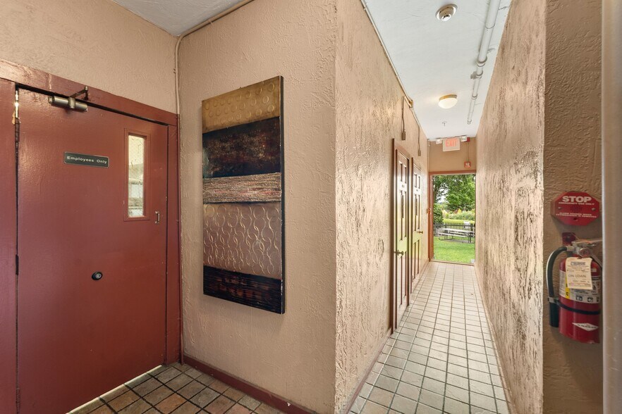 More Photos Of 809 Nooseneck Hill Rd, West Greenwich Restaurant For Sale