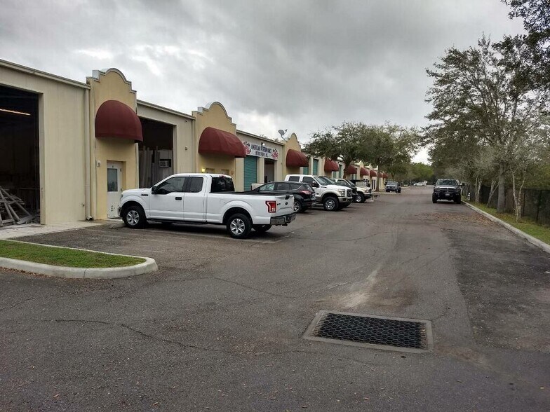 More Photos Of 7064 Sampey Rd, Groveland Light Manufacturing For Lease