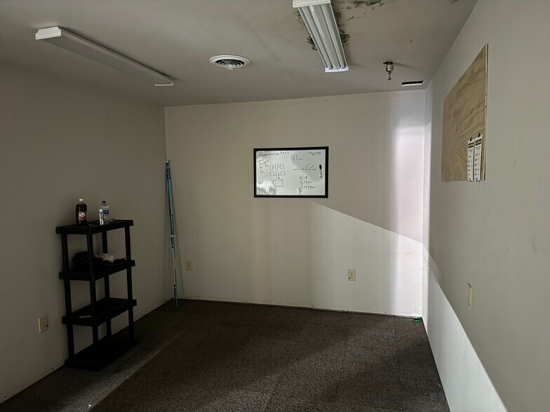 More Photos Of 1402 Western Blvd, Tarboro Auto Repair For Lease