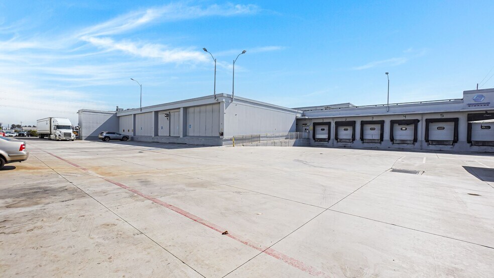 More Photos Of 3305 E Vernon Ave, Vernon Refrigeration Cold Storage For Sale