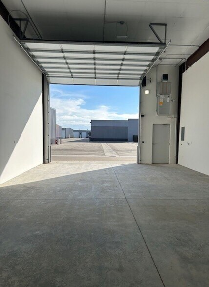 More Photos Of 2007 S Saturn Way, Boise Warehouse For Lease