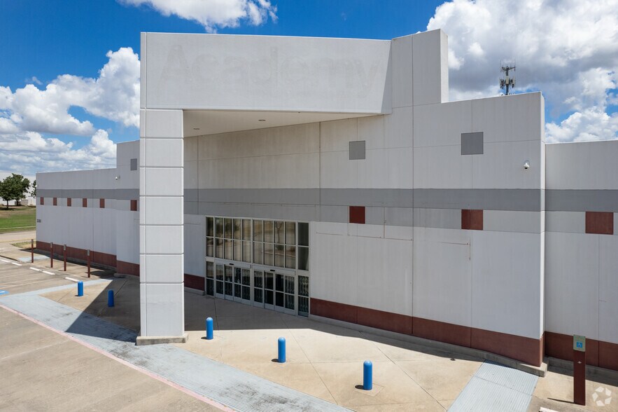 2351 Earl Rudder Fwy S  
