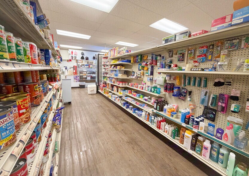 More Photos Of 1866 W Trask Lake Rd, Barton City Service Station For Sale